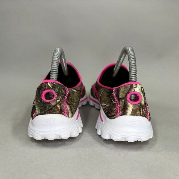 Skechers Girl's Size 5 Go Walk 2 - The Real Deal Slip On Camouflage Sheos - Picture 5 of 10